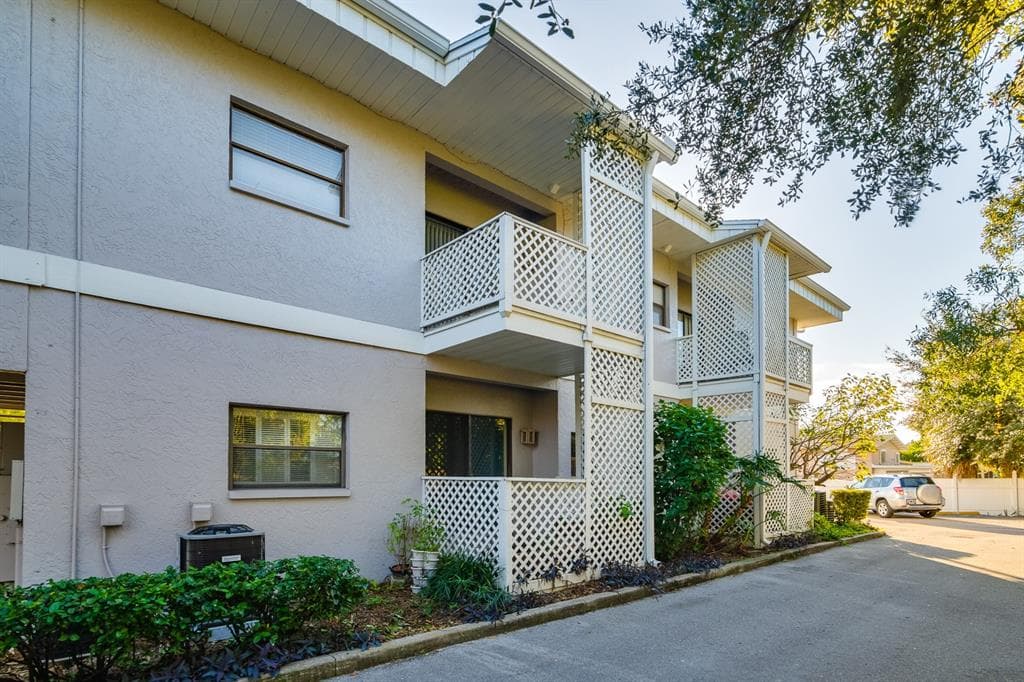 4405 W FAIR OAKS AVENUE UNIT 6 TAMPA, FL 33611