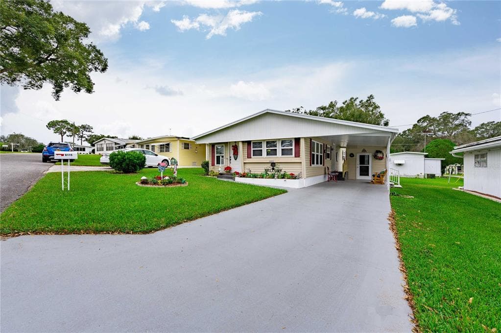 6115 CRESTVIEW LANE ZEPHYRHILLS, FL 33542