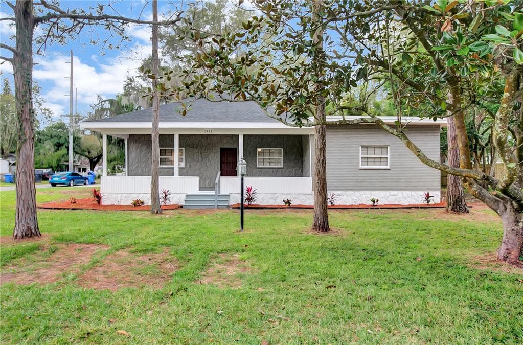 2411 GIDDENS AVENUE SEFFNER, FL 33584