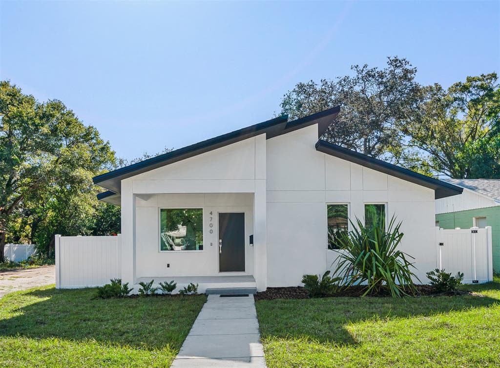4700 11TH AVENUE S ST PETERSBURG, FL 33711