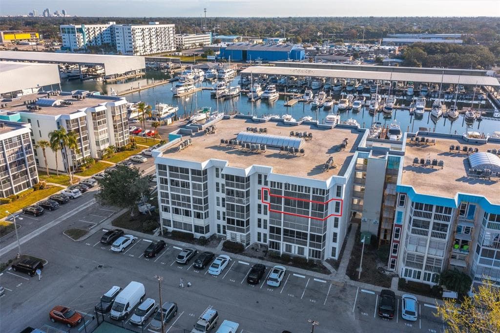 4908 38TH WAY S UNIT 405 ST PETERSBURG, FL 33711