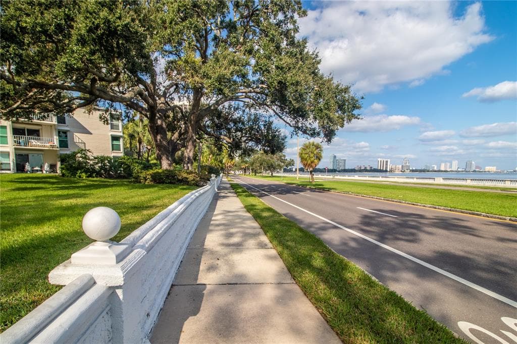3325 BAYSHORE BOULEVARD UNIT B35 TAMPA, FL 33629