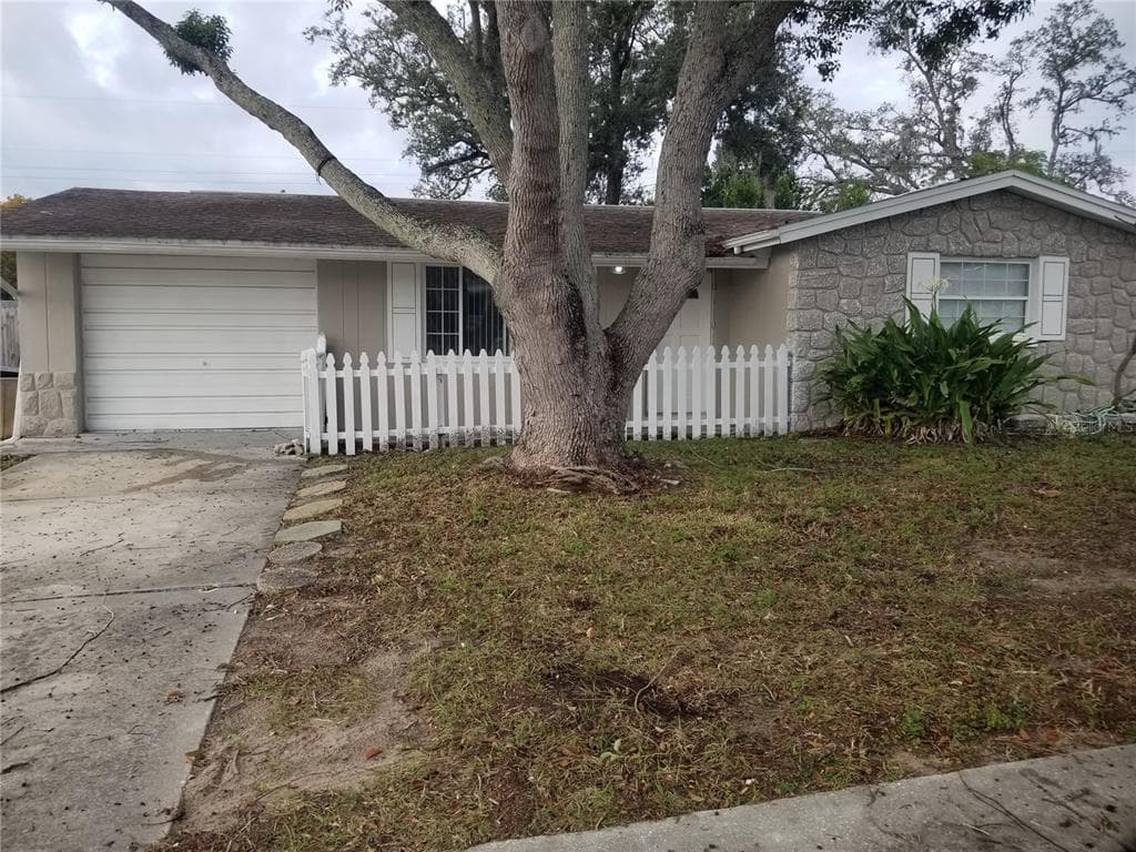5369 GOLDEN NUGGET DRIVE HOLIDAY, FL 34690