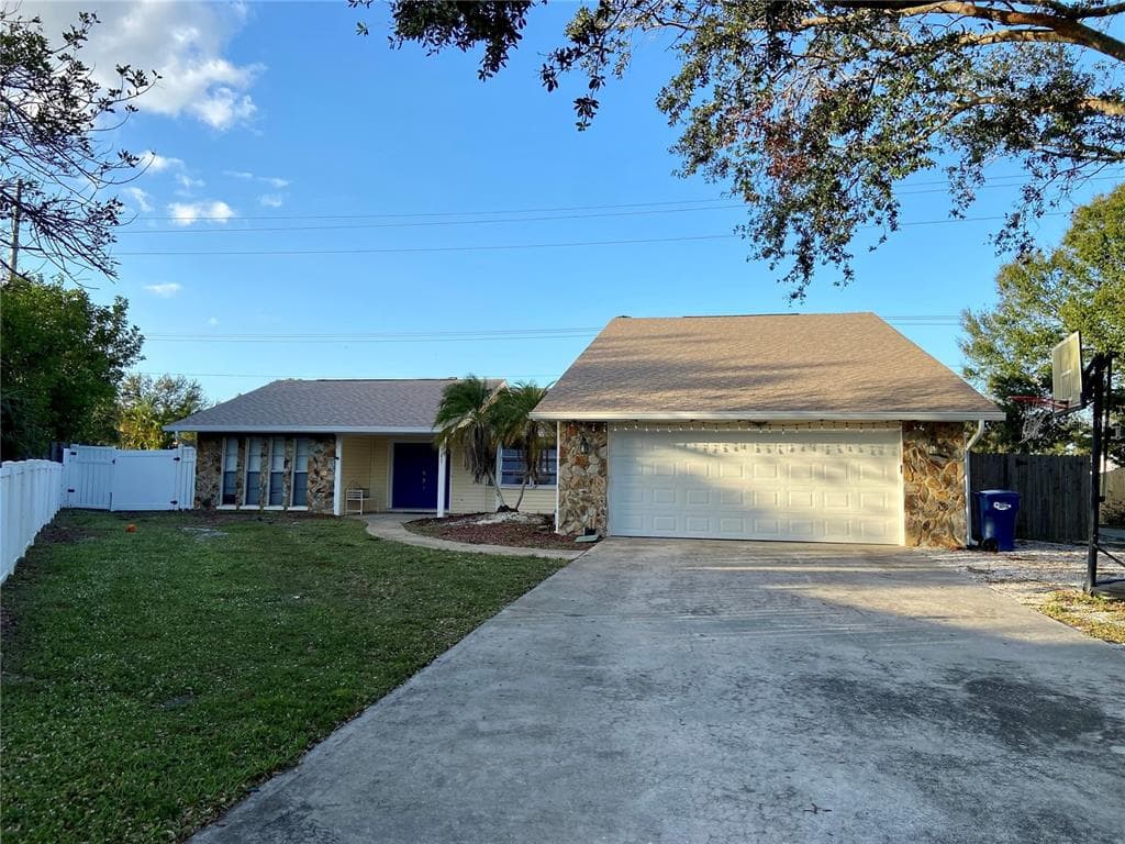 6717 2ND AVENUE CIRCLE W BRADENTON, FL 34209