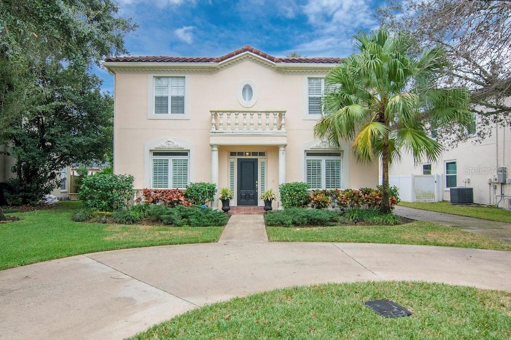 4004 W DE LEON STREET TAMPA, FL 33609