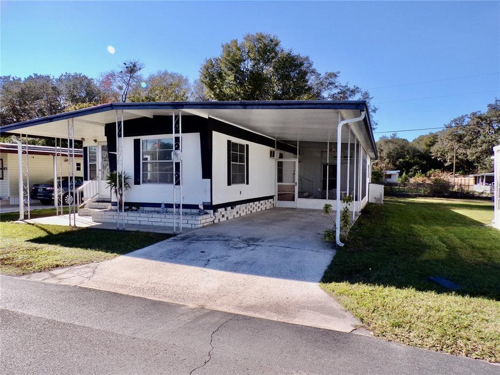 5205 JO STREET ZEPHYRHILLS, FL 33542
