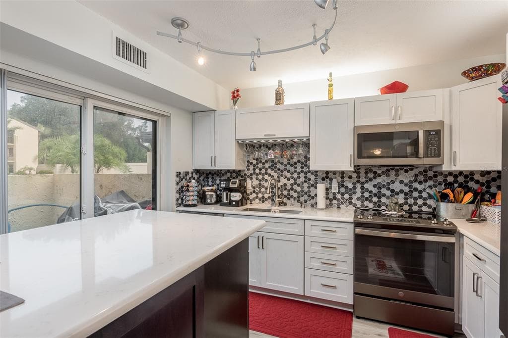 2209 BELLEAIR ROAD UNIT C21 CLEARWATER, FL 33764