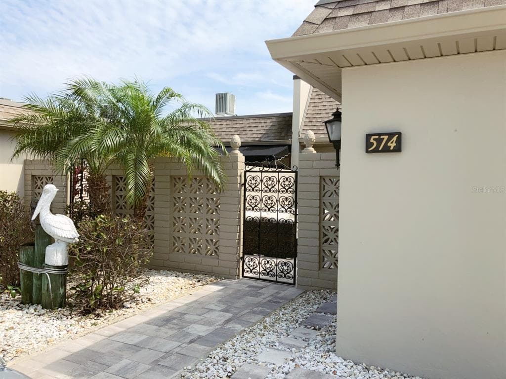 574 BOCA CIEGA POINT BOULEVARD N MADEIRA BEACH, FL 33708