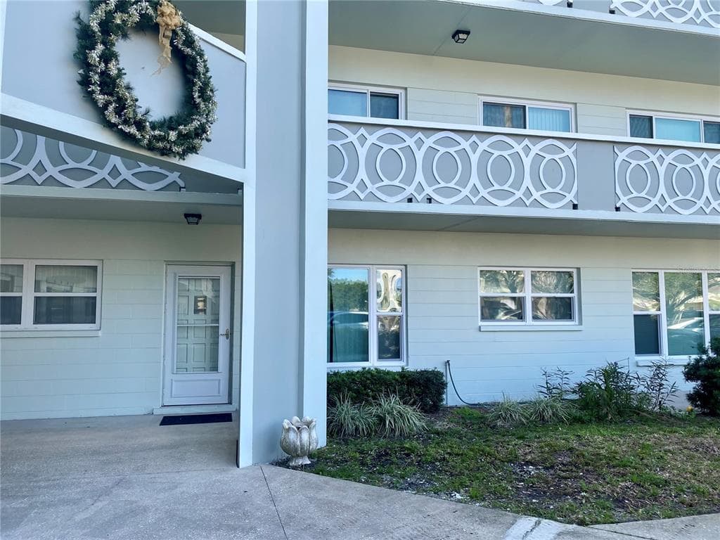 2257 WORLD PARKWAY BOULEVARD W UNIT 15 CLEARWATER, FL 33763