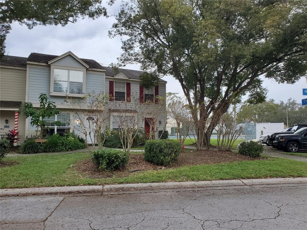 1701 MILL RUN CIRCLE TAMPA, FL 33613