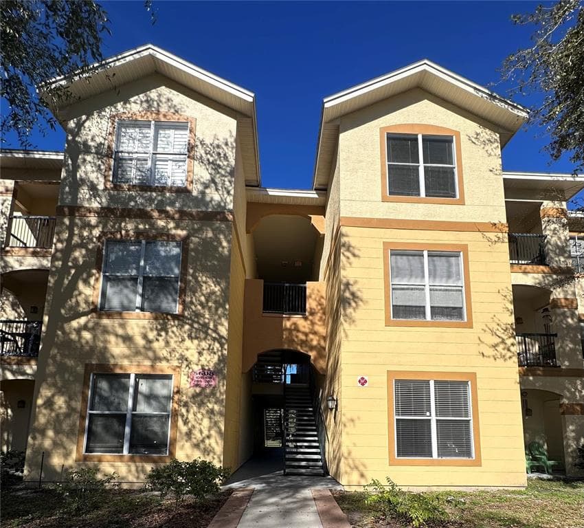 5608 PINNACLE HEIGHTS CIR UNIT 108 TAMPA, FL 33624