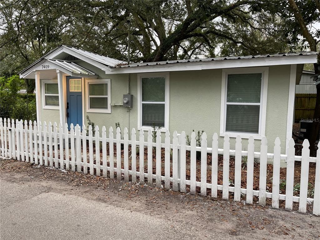 7409 RHODE ISLAND DRIVE TAMPA, FL 33619