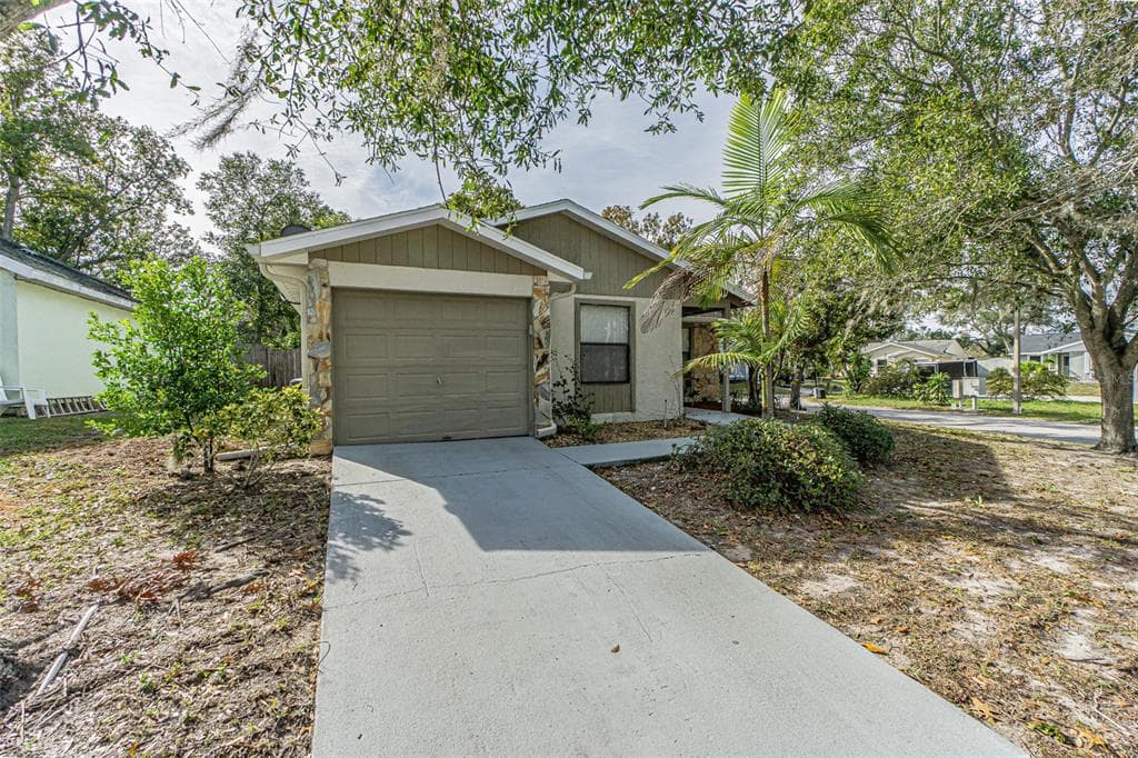 762 MERLINS COURT TARPON SPRINGS, FL 34689