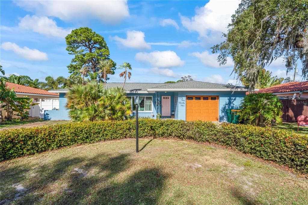 6579 RENALDO WAY S ST PETERSBURG, FL 33707