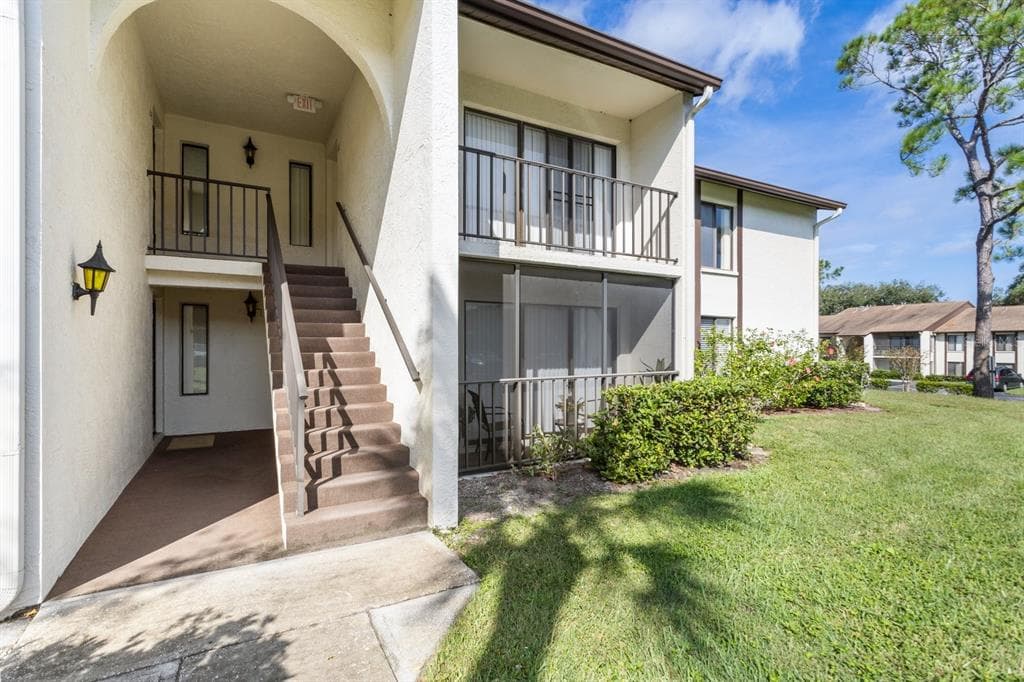 2522 PINE RIDGE WAY S UNIT D2 PALM HARBOR, FL 34684