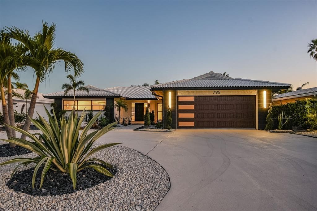 795 CAPRI BOULEVARD TREASURE ISLAND, FL 33706
