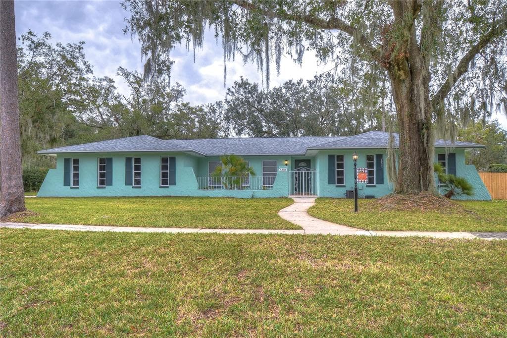6304 CHRISTINA PARKWAY LAKELAND, FL 33813