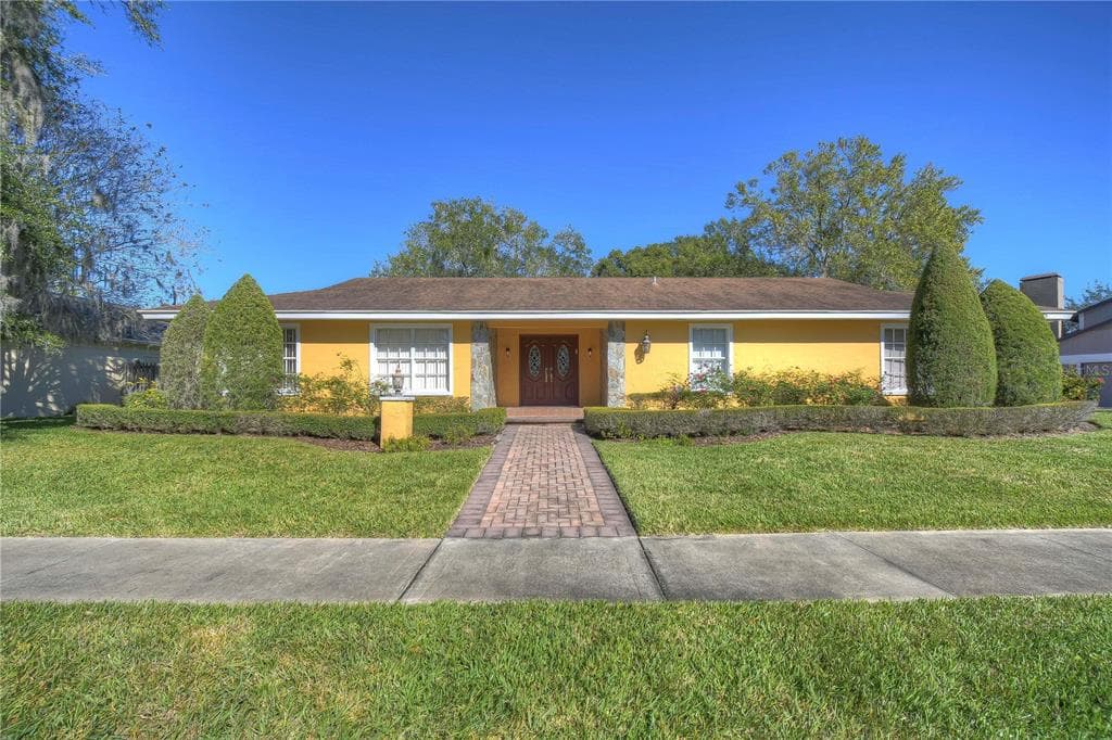 13325 GOLF CREST CIRCLE TAMPA, FL 33618