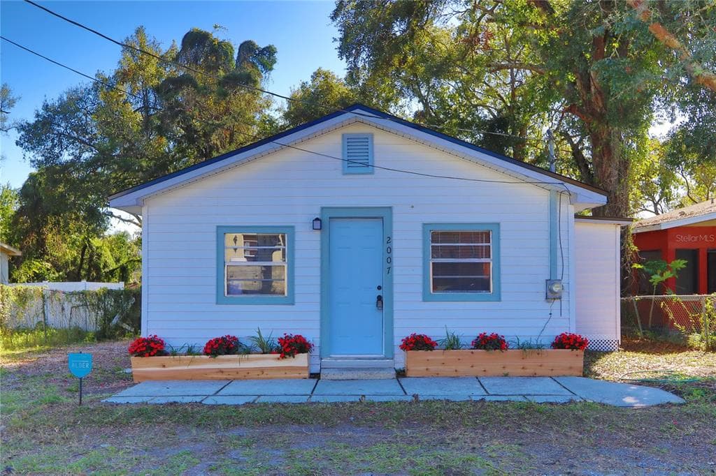 2007 E SEWARD STREET TAMPA, FL 33604