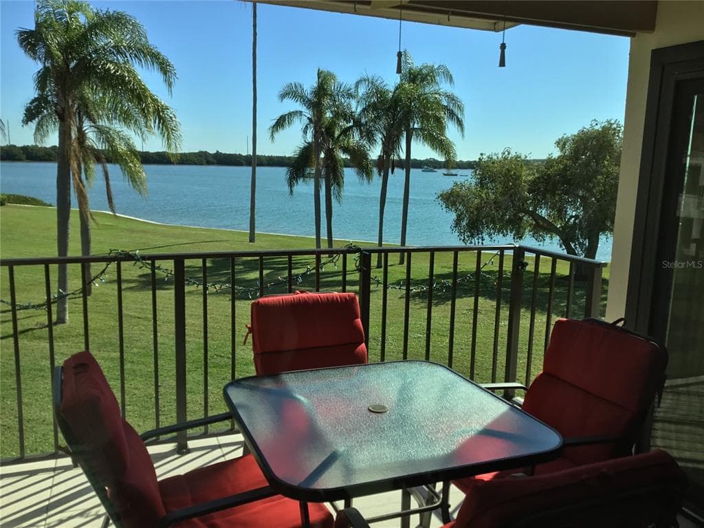 6291 BAHIA DEL MAR CIRCLE UNIT 203 ST PETERSBURG, FL 33715