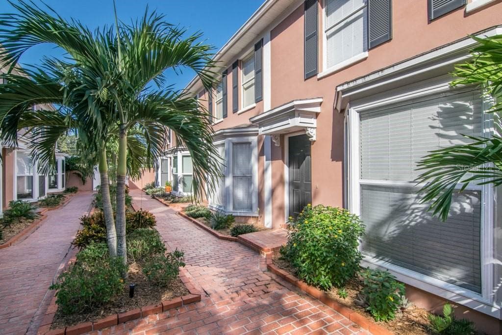 301 S BUNGALOW PARK AVENUE UNIT A TAMPA, FL 33609