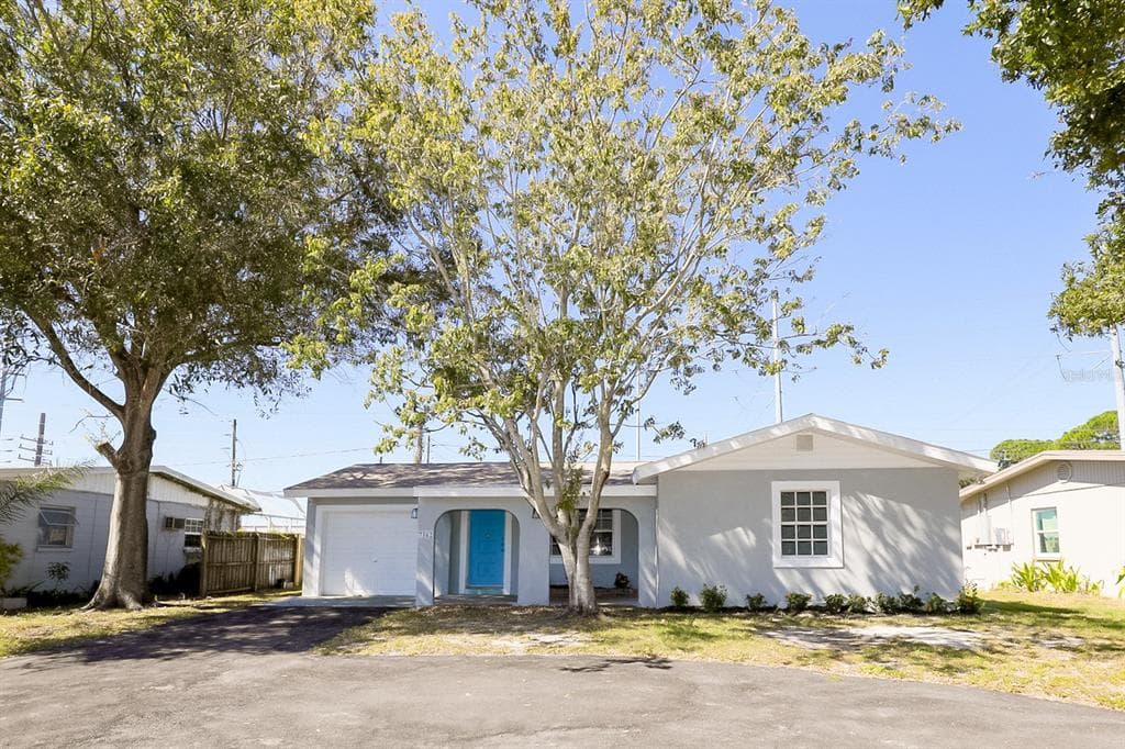 7562 85TH LANE SEMINOLE, FL 33777