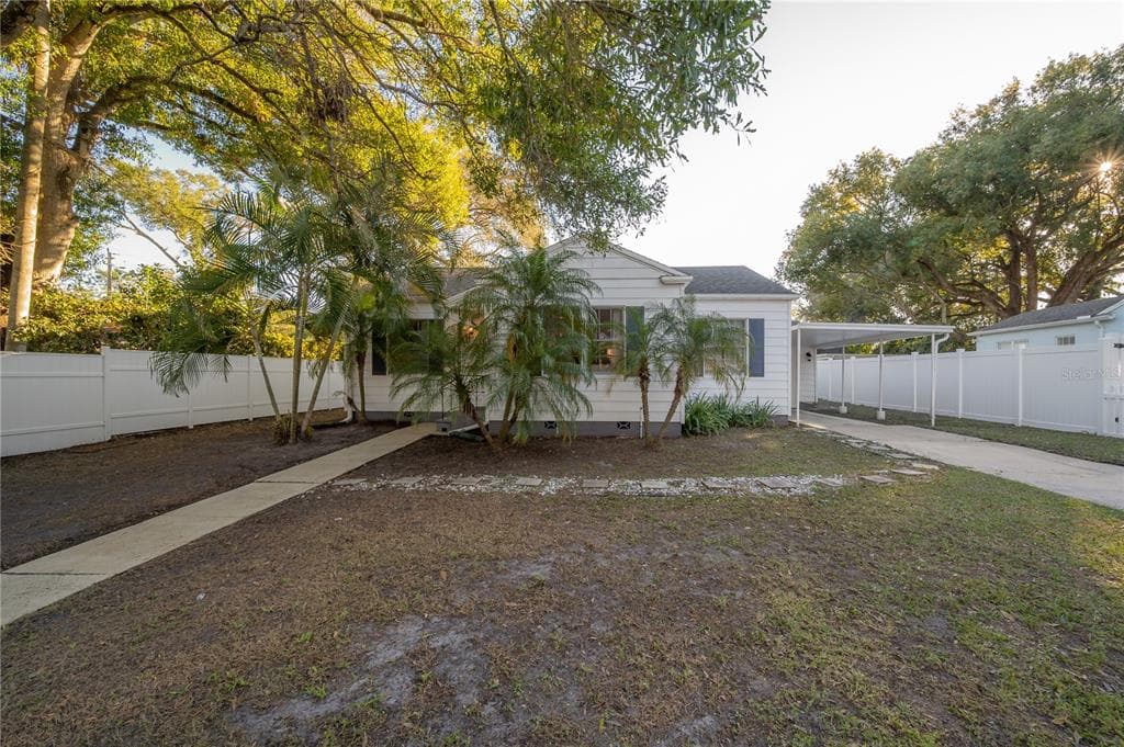 906 CORNELIUS AVENUE TAMPA, FL 33603