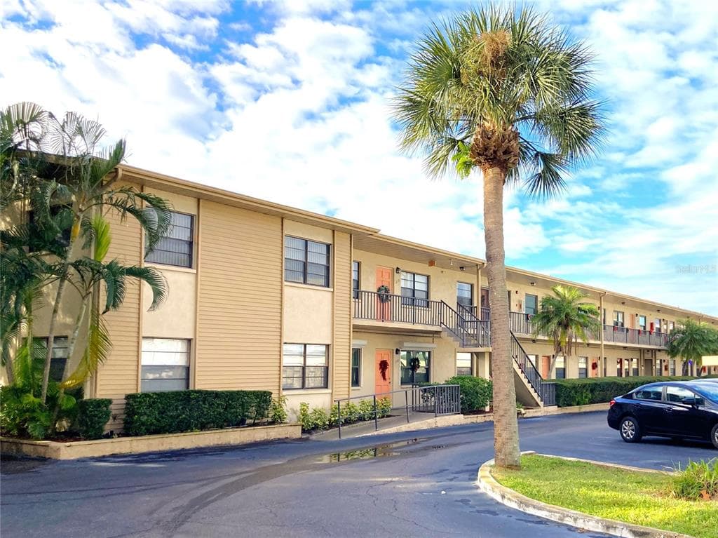 5967 TERRACE PARK DRIVE N UNIT 201 ST PETERSBURG, FL 33709