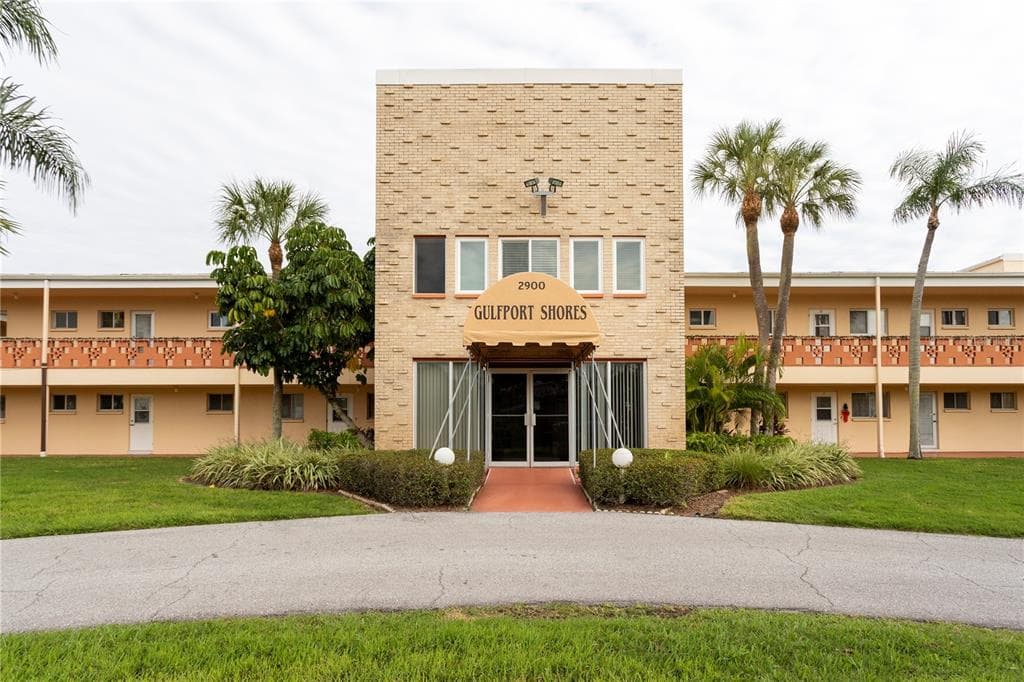 2900 45TH STREET S UNIT 14 GULFPORT, FL 33711