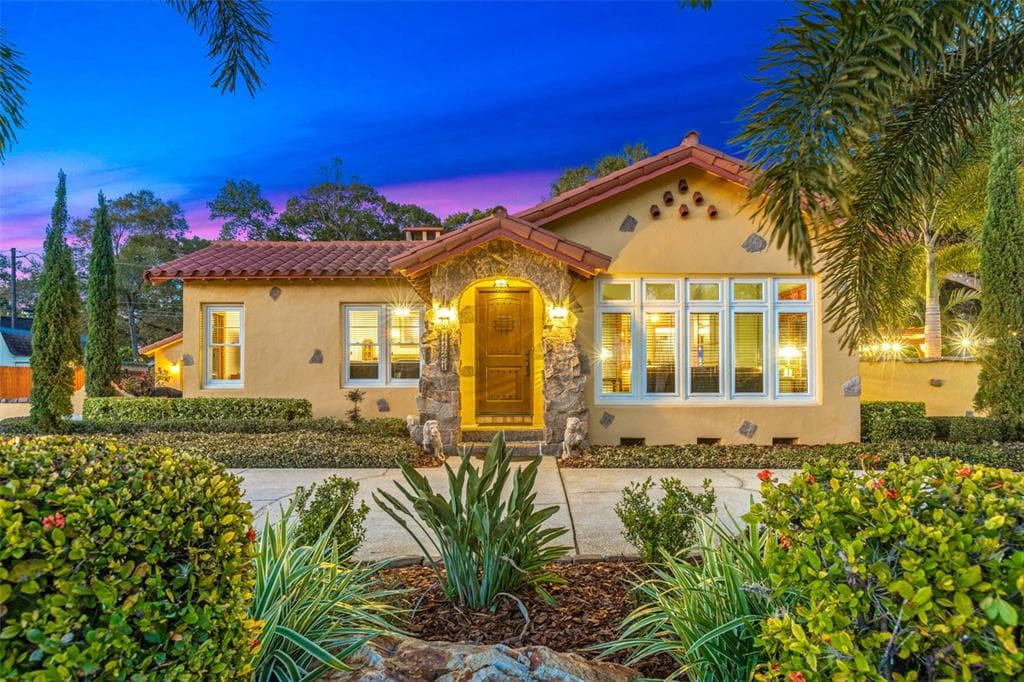 1431 22ND AVENUE N ST PETERSBURG, FL 33704