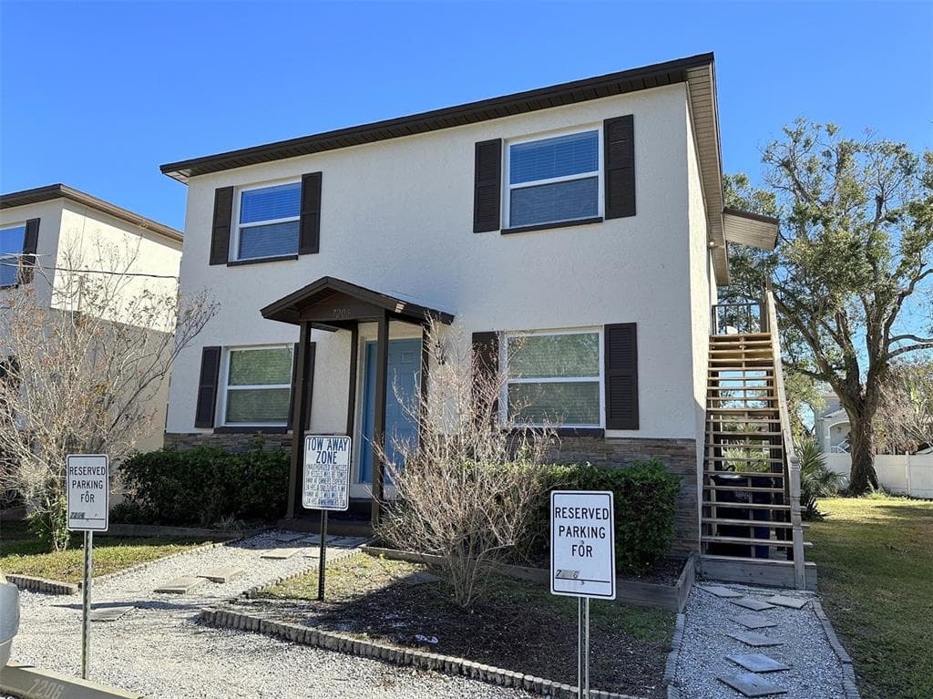 7206 S KISSIMMEE STREET UNIT B TAMPA, FL 33616