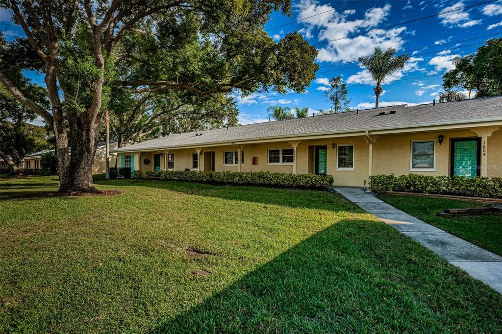 2465 NORTHSIDE DRIVE UNIT 1602 CLEARWATER, FL 33761