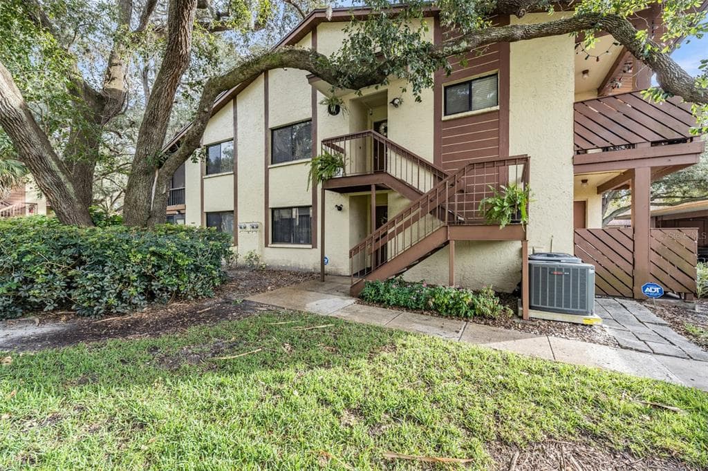 2363 FLANDERS WAY UNIT C SAFETY HARBOR, FL 34695