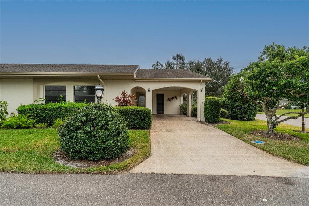 2101 HEREFORD DRIVE SUN CITY CENTER, FL 33573