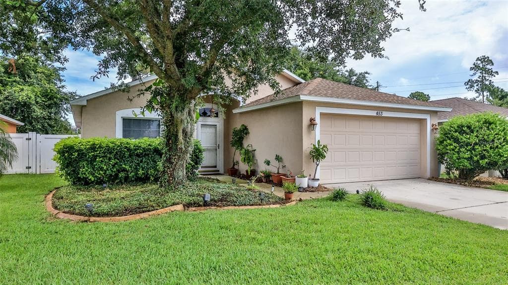 453 DAHOON HOLLY DRIVE DAYTONA BEACH, FL 32117