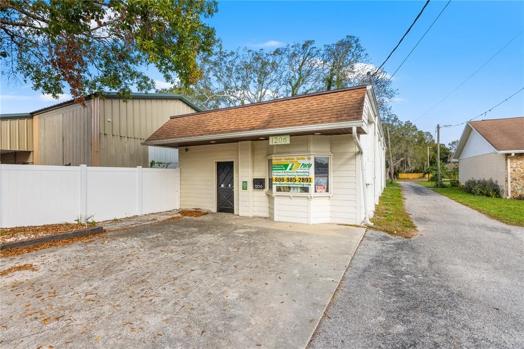 1206 E BAKER STREET PLANT CITY, FL 33563