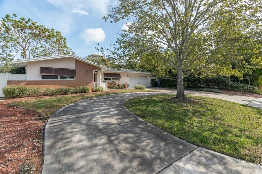 1507 PICARDY CIRCLE CLEARWATER, FL 33755