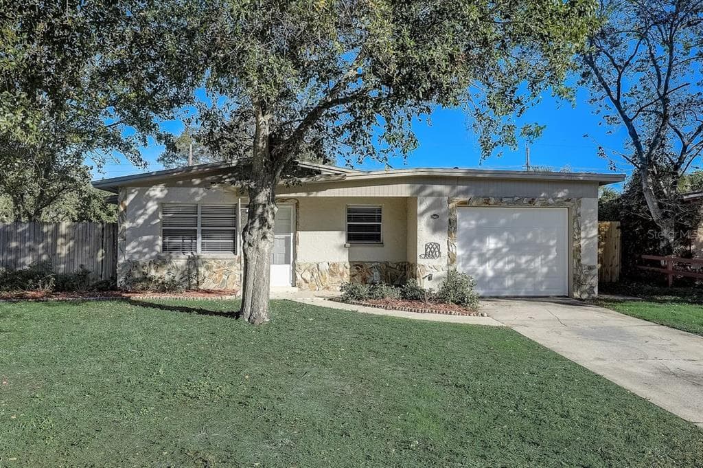 7455 40TH TERRACE N ST PETERSBURG, FL 33709