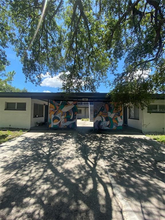 64 DAVIS BOULEVARD UNIT 8 TAMPA, FL 33606