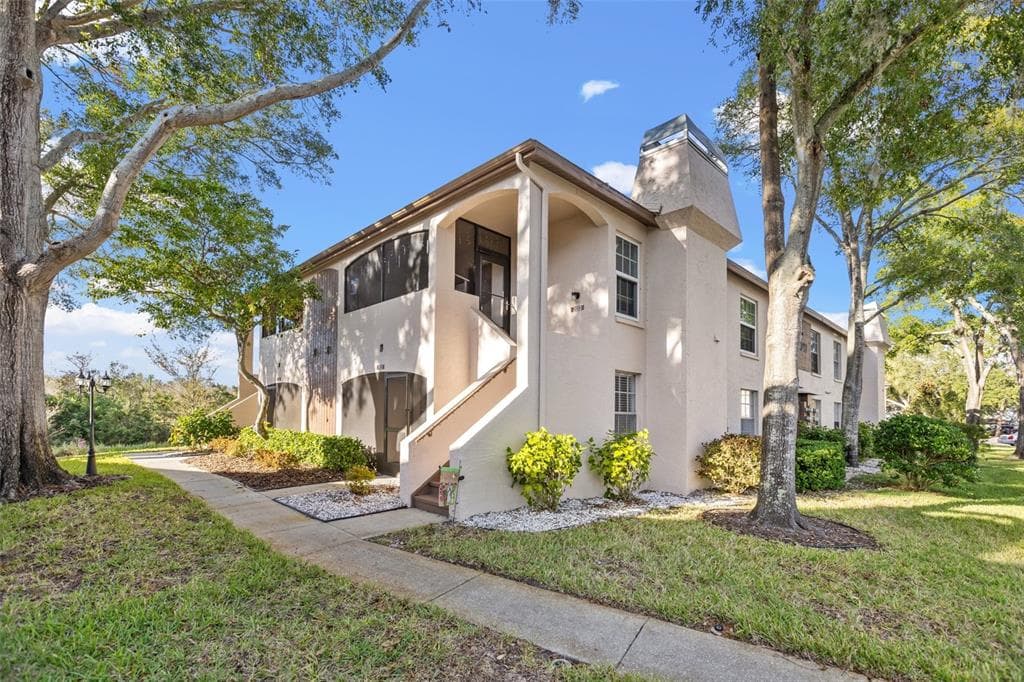 3020 BONAVENTURE CIRCLE UNIT 103 PALM HARBOR, FL 34684