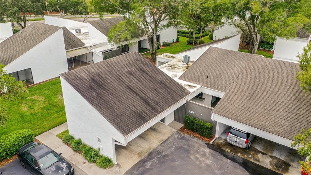 14102 CYPRESS RUN UNIT 14102 TAMPA, FL 33618