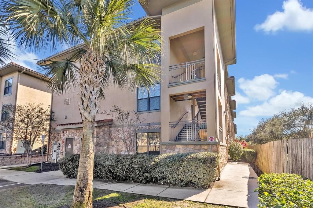 906 CHARO PARKWAY UNIT 414 DAVENPORT, FL 33897