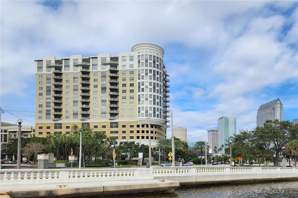 275 BAYSHORE BOULEVARD UNIT 1807 TAMPA, FL 33606