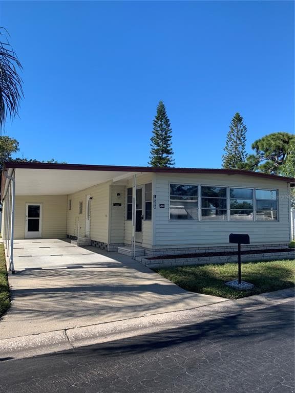 10388 HOLIDAY LANE UNIT 365 LARGO, FL 33773