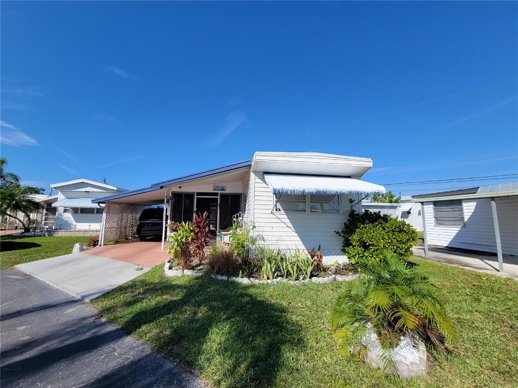 2049 DETROITER STREET SARASOTA, FL 34231