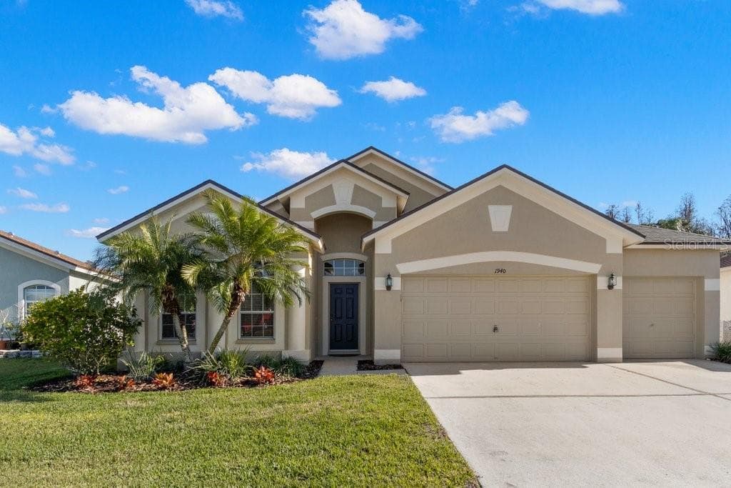 1940 RENSSELAER DRIVE WESLEY CHAPEL, FL 33543