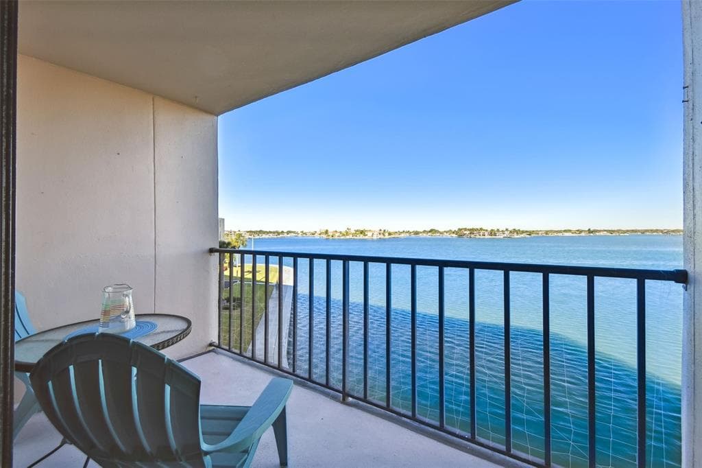 7700 SUN ISLAND DRIVE S UNIT 304 SOUTH PASADENA, FL 33707