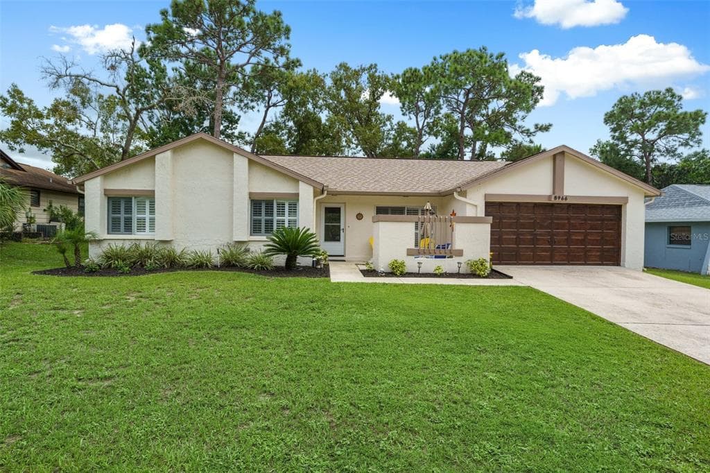 8966 HERNANDO WAY