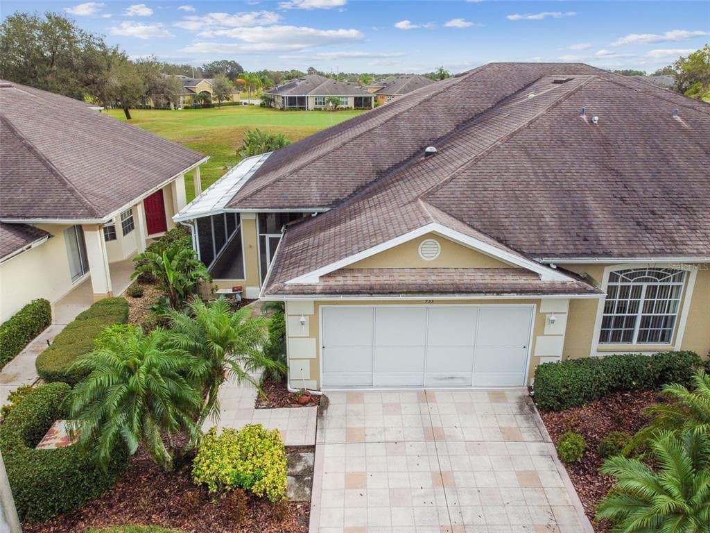 933 VILLEROY GREENS DRIVE UNIT 64 SUN CITY CENTER, FL 33573