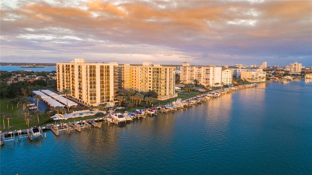 690 ISLAND WAY UNIT 1110 CLEARWATER, FL 33767